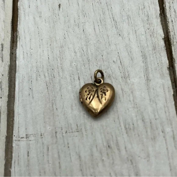 Vintage 10k Gold Heart Pendant/charm - Picture 2 of 7